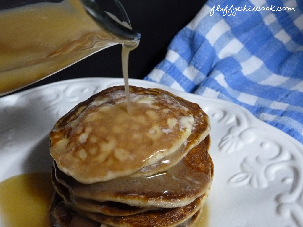 psylli-pumpkin-spice-egg-fast-pancakes-syrup