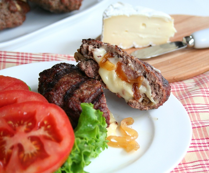 Brie-and-Caramelized-Onion-Stuffed-Burgers-5