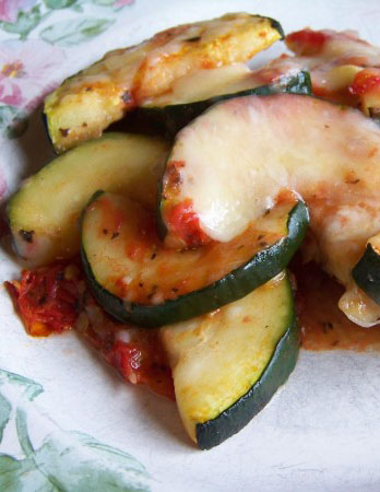 Chicken with Zucchini and Tomatoes by Low Carb Yum